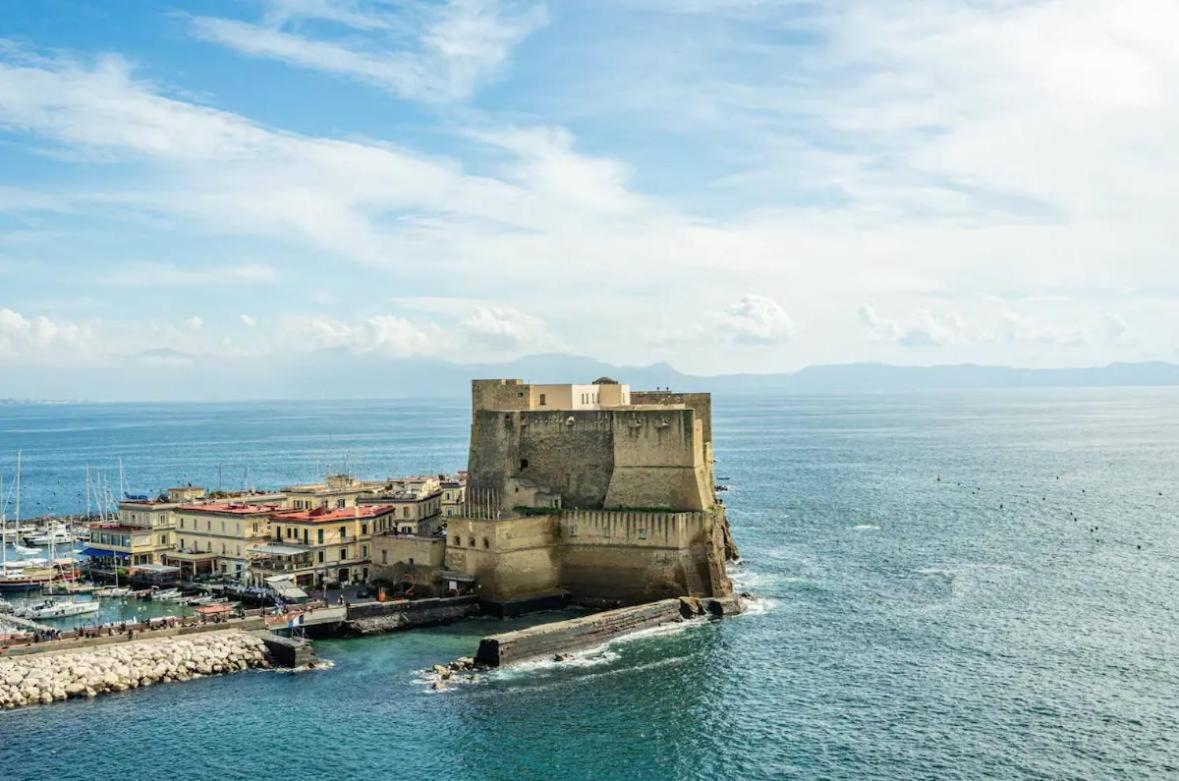 Rooftop In Front Of The Castle Naples Exterior photo
